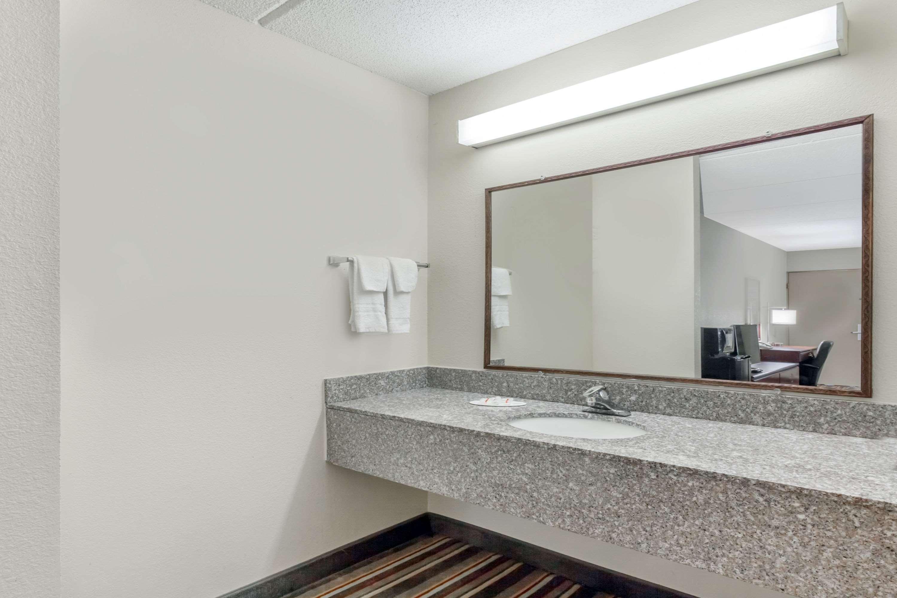 Clarion Pointe Kimball By Choice Hotels Экстерьер фото